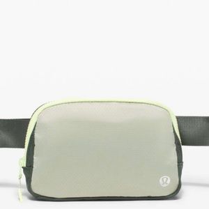 Lululemon Everywhere Belt Bag 1L Green